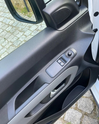 Peugeot Rifter cena 69900 przebieg: 95582, rok produkcji 2019 z Nysa małe 631